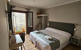 Hostal La Campana